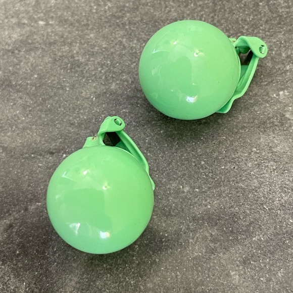 Vintage Jewelry - Vintage 60s Green Enamel Clip-On Earrings